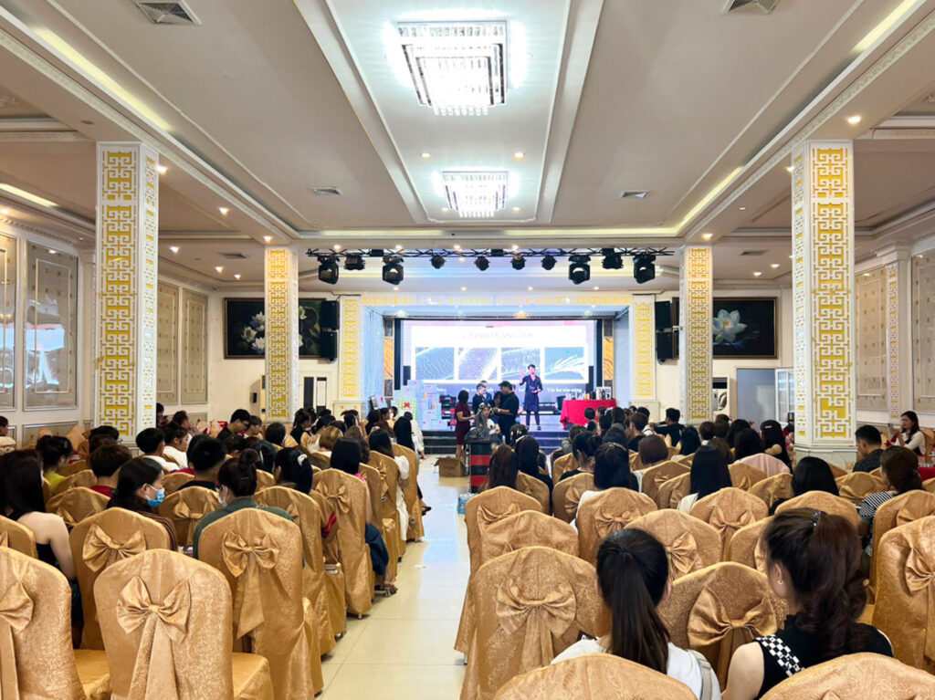 Giao lưu chuyên môn & kết nối cộng đồng salon chuyên nghiệp